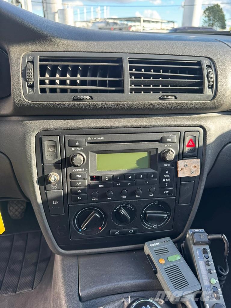 Volkswagen Passat **AMBULANCE-RETTUNGSWAGEN** Emergency vehicles