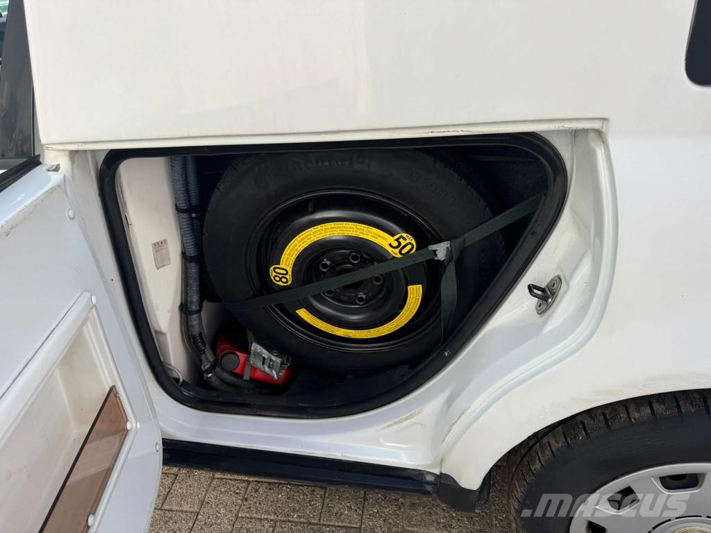 Volkswagen Passat **AMBULANCE-RETTUNGSWAGEN** Emergency vehicles