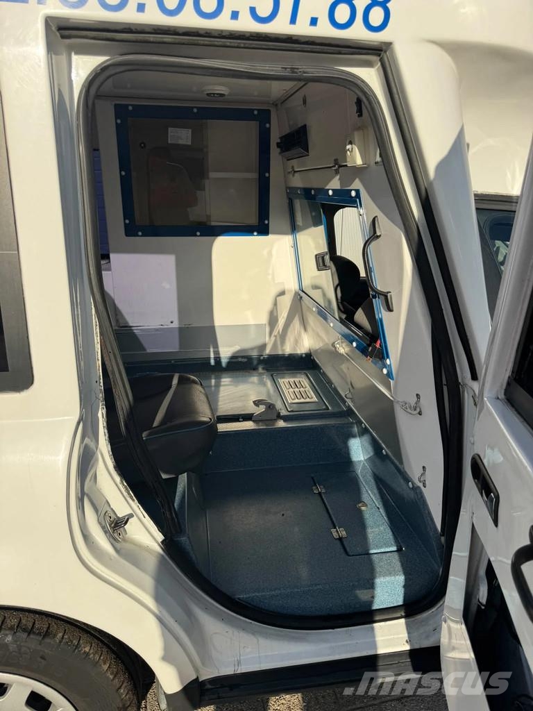 Volkswagen Passat **AMBULANCE-RETTUNGSWAGEN** Emergency vehicles