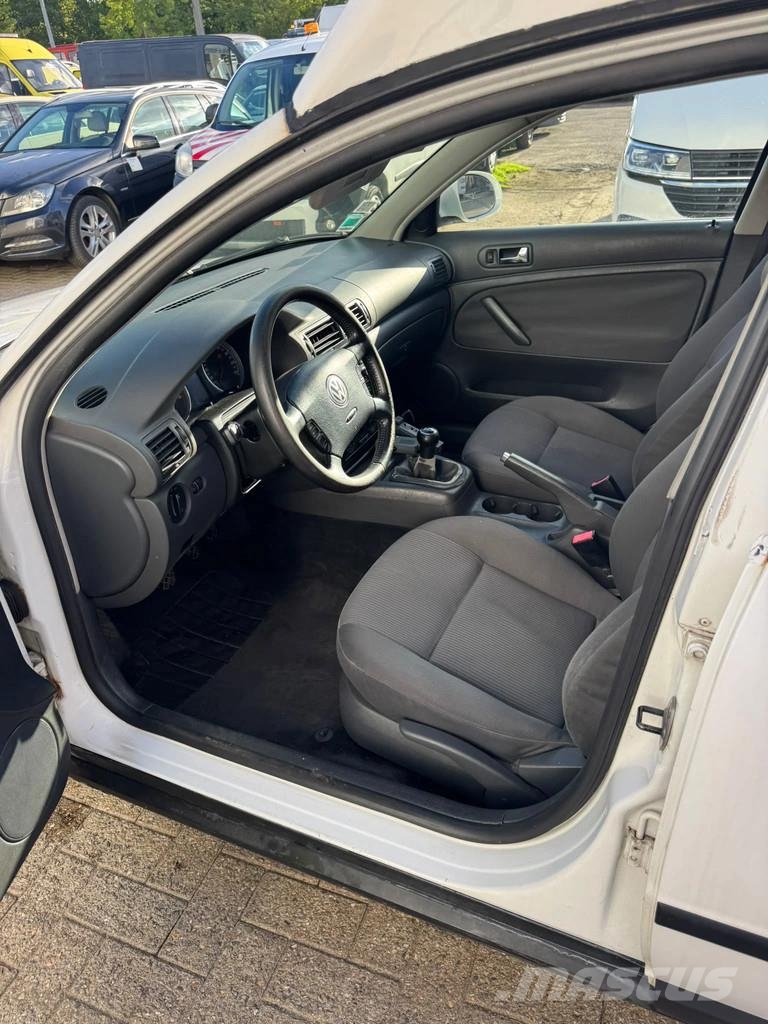 Volkswagen Passat **AMBULANCE-RETTUNGSWAGEN** Emergency vehicles