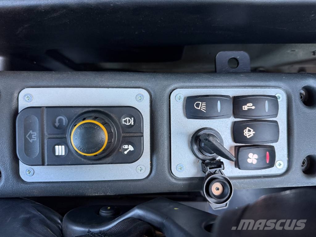 JCB 205 *2026 Model* - New / Unused / Hammer Lines Escavadeiras de esteiras