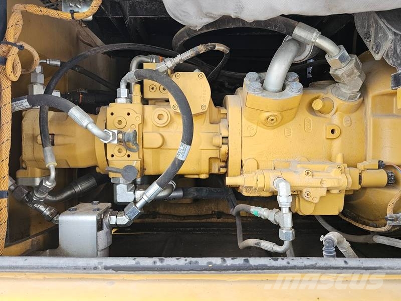 CAT M322F Bageri točkaši
