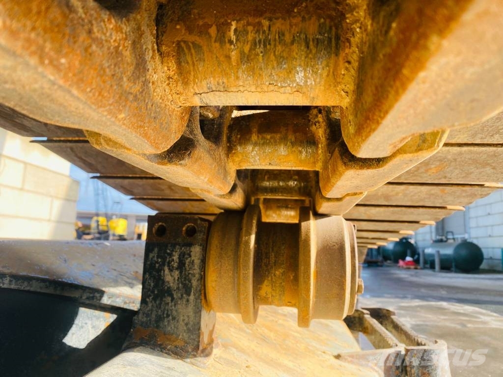 Komatsu PC 290 LC-11 حفارات زحافة