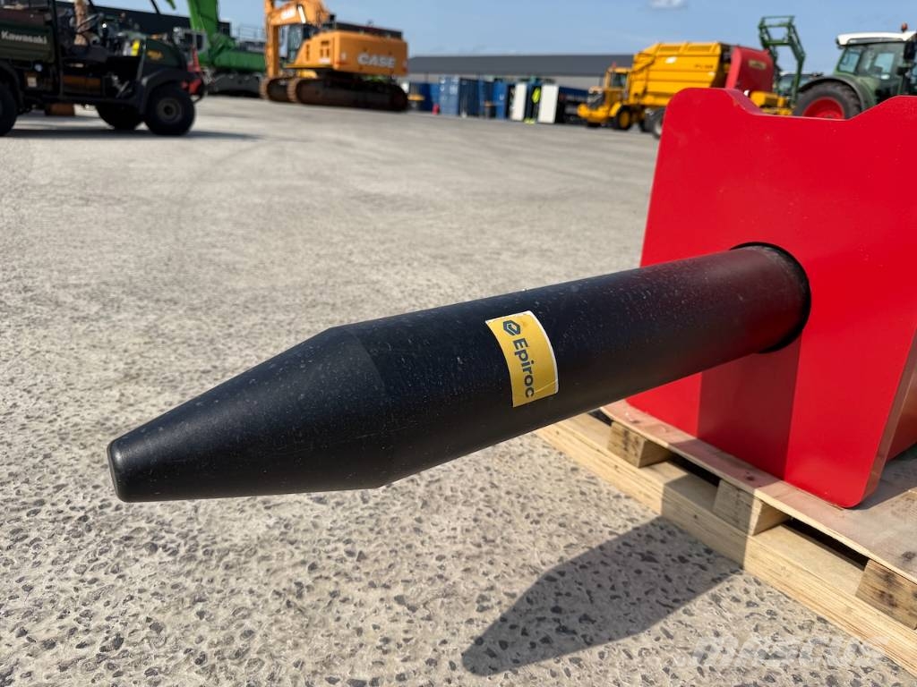 Spartan SP-9 Demolition hammer Machine weight 22-34 tons Hammers / Breakers