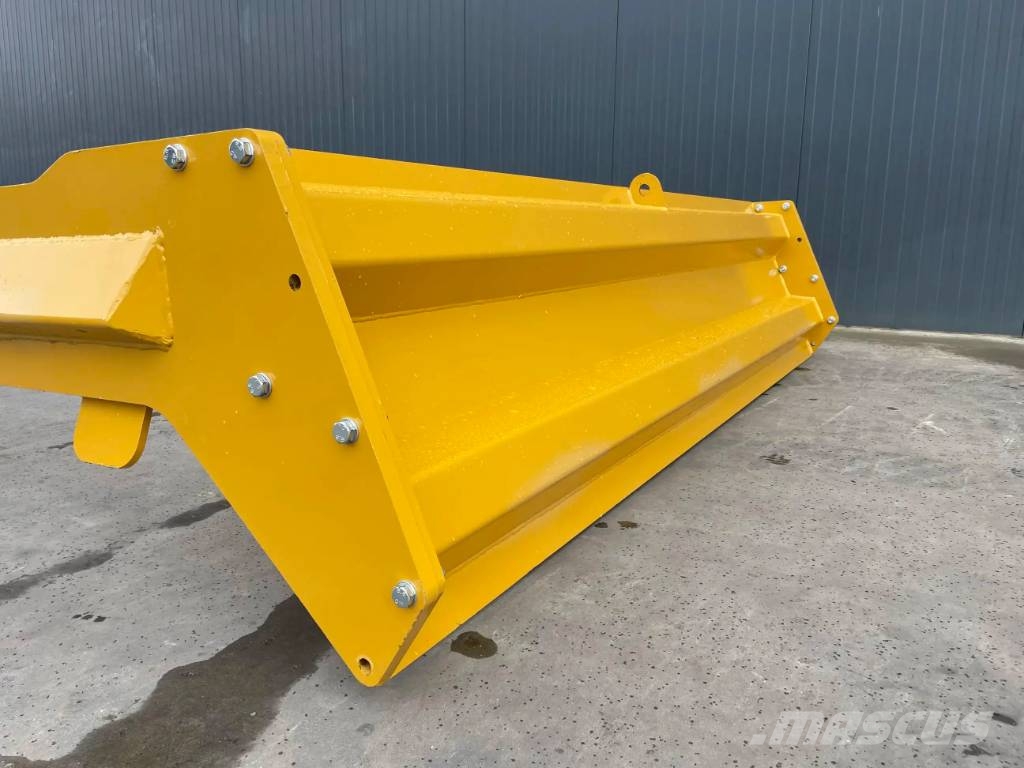 Volvo A25G Puertas traseras