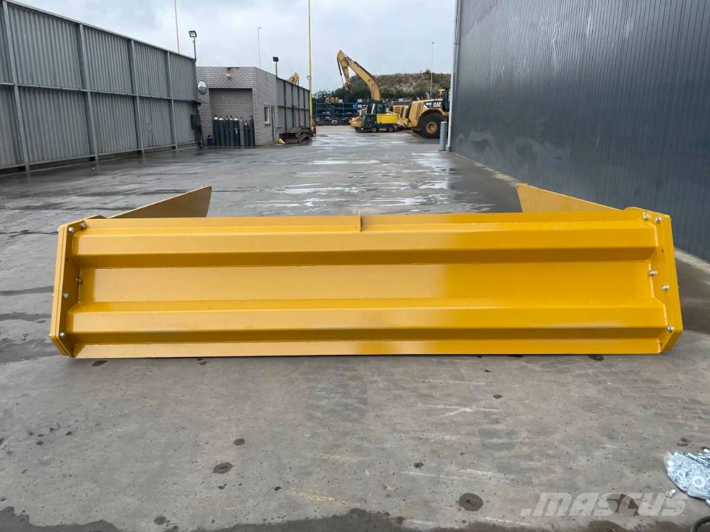 Volvo A25G Puertas traseras