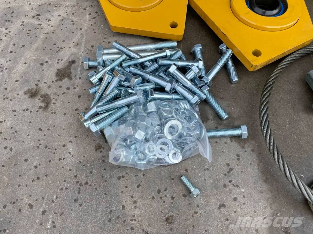 Volvo A25G Puertas traseras