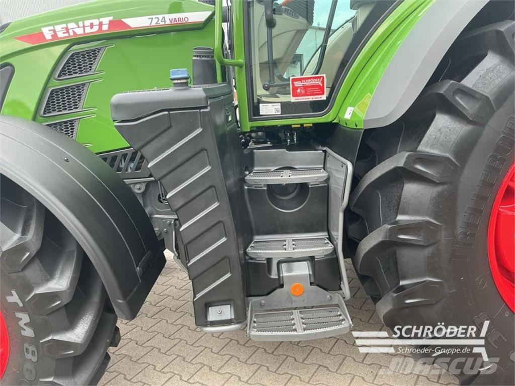 Fendt 724 VARIO GEN6 PROFI PLUS Traktory