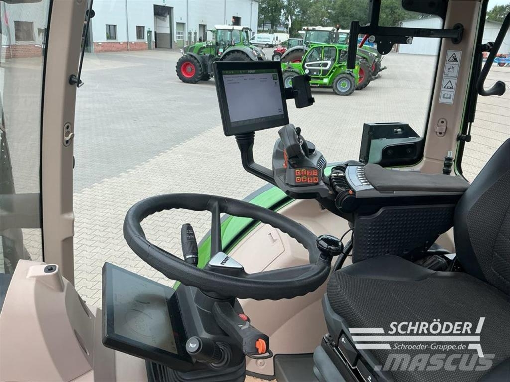 Fendt 724 VARIO GEN6 PROFI PLUS Traktory