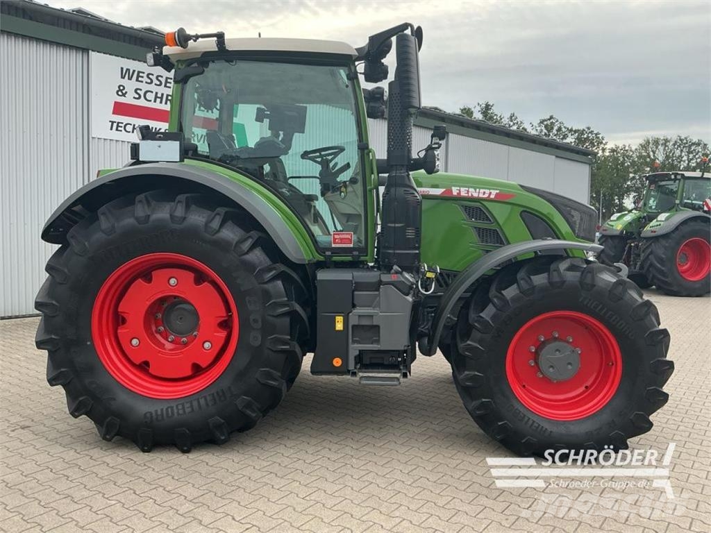 Fendt 724 VARIO GEN6 PROFI PLUS Traktory