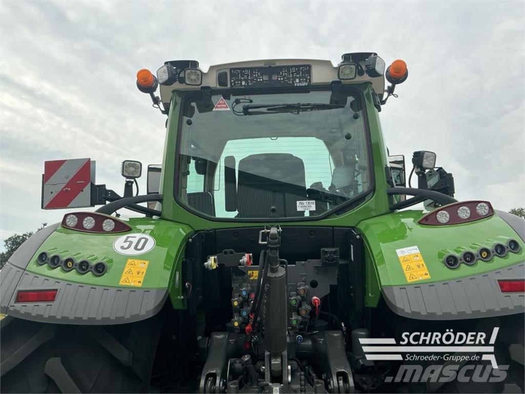Fendt 724 VARIO GEN6 PROFI PLUS Traktory