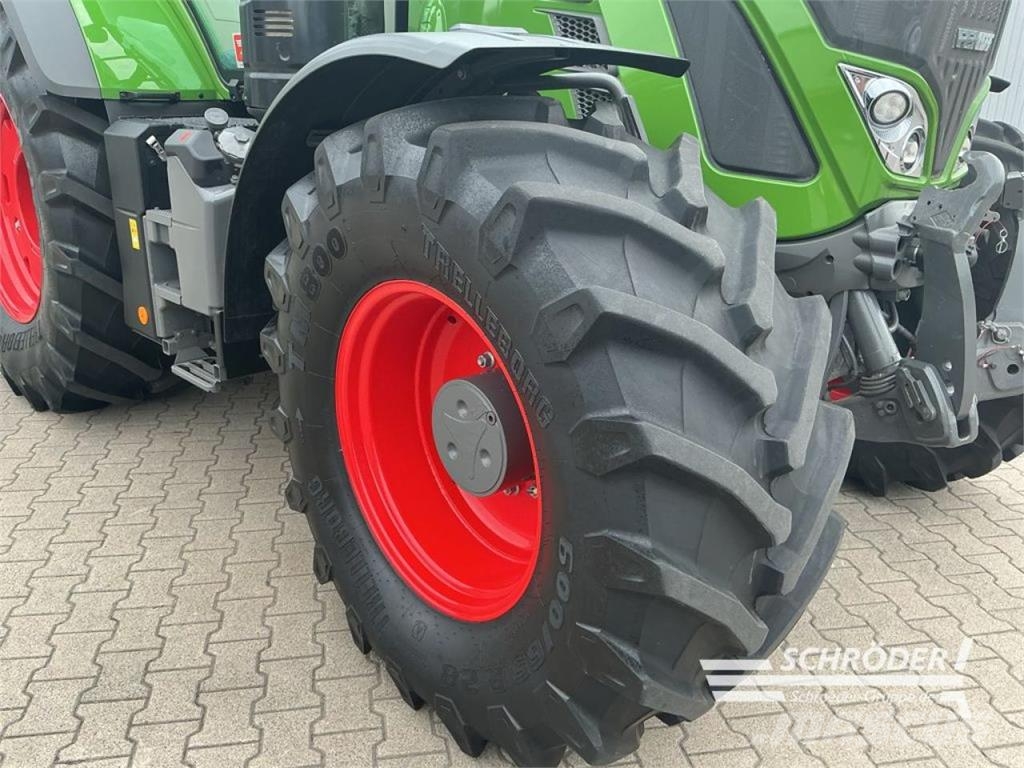 Fendt 724 VARIO GEN6 PROFI PLUS Traktory