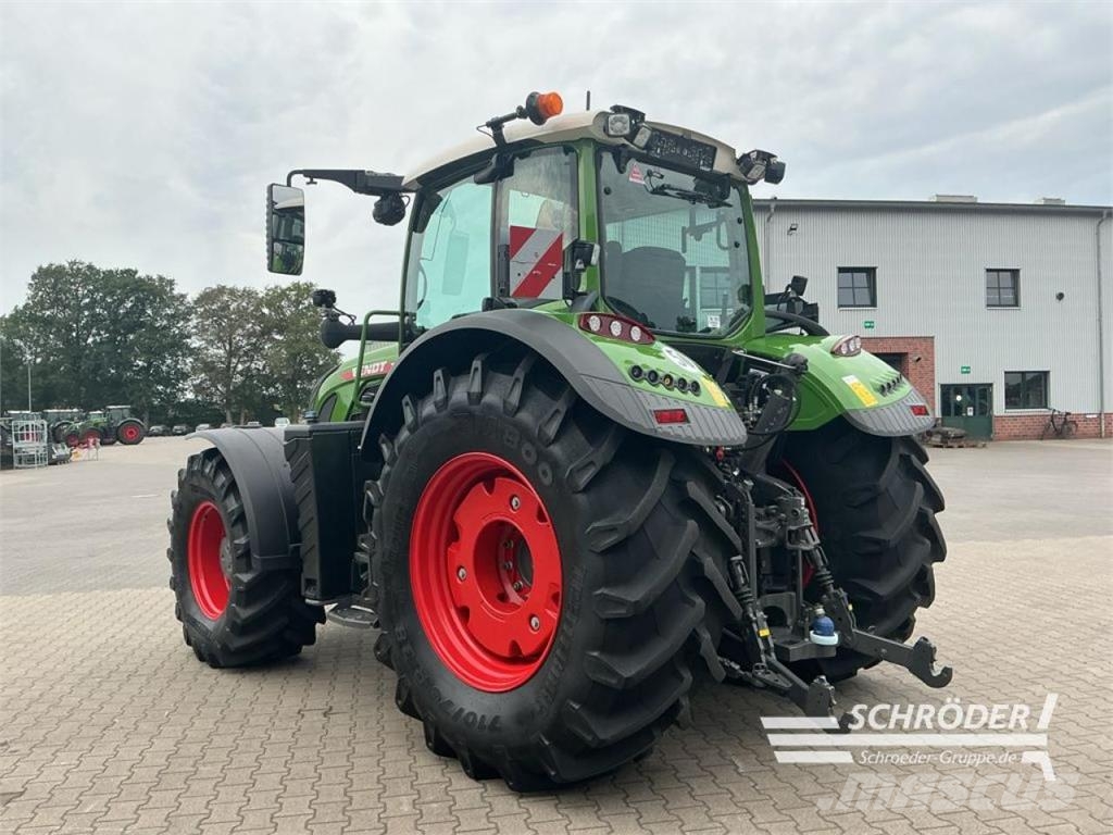 Fendt 724 VARIO GEN6 PROFI PLUS Traktory