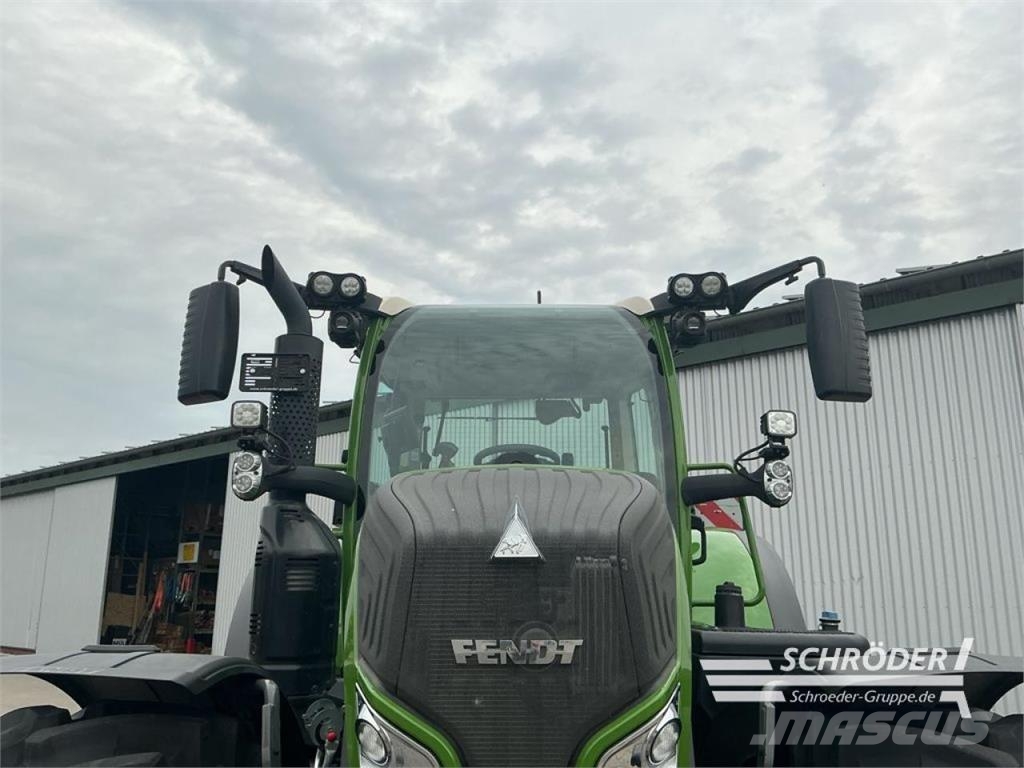 Fendt 724 VARIO GEN6 PROFI PLUS Traktory