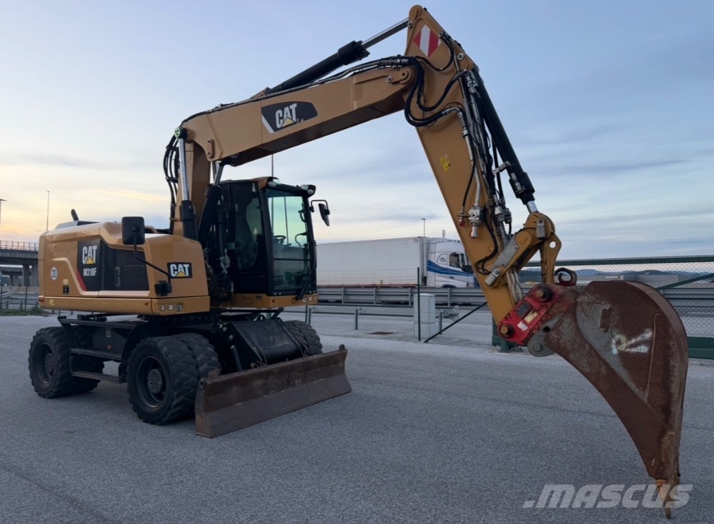 CAT M 318 F Bagri na kolesih