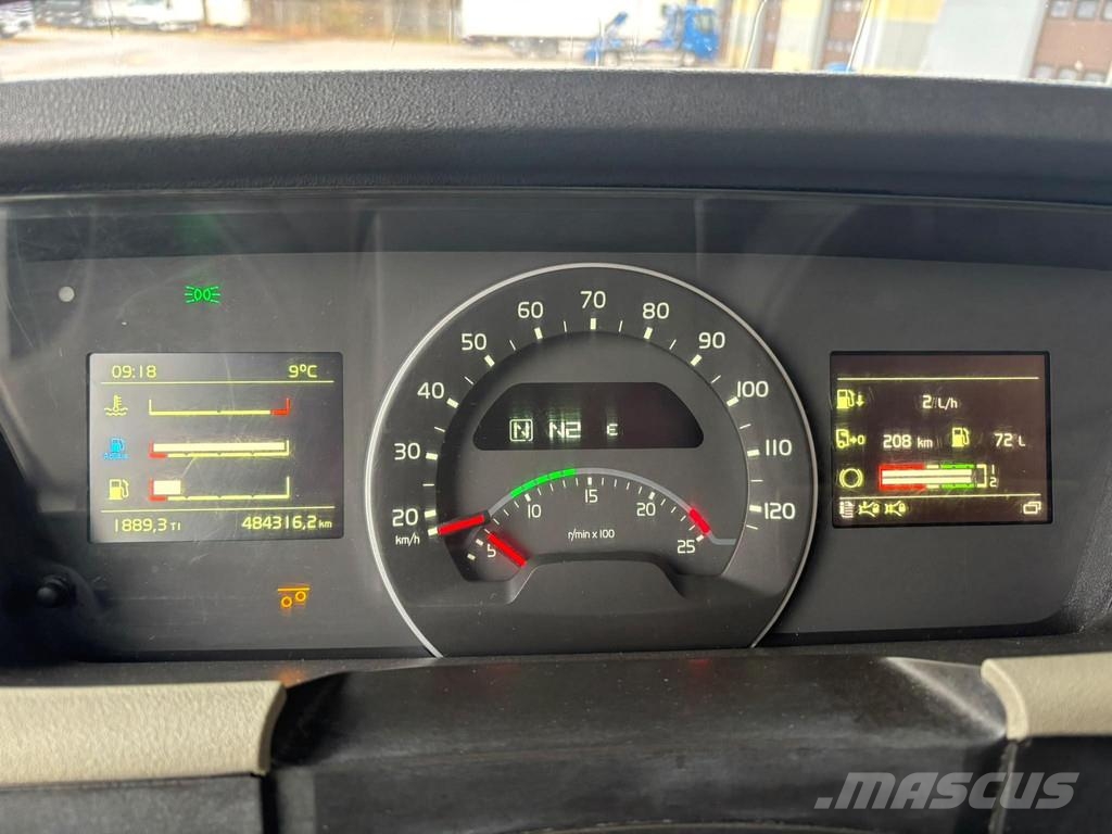 Volvo FH540 6x2 EURO6 + RETARDER + 14000L TANK Вантажівки-цистерни