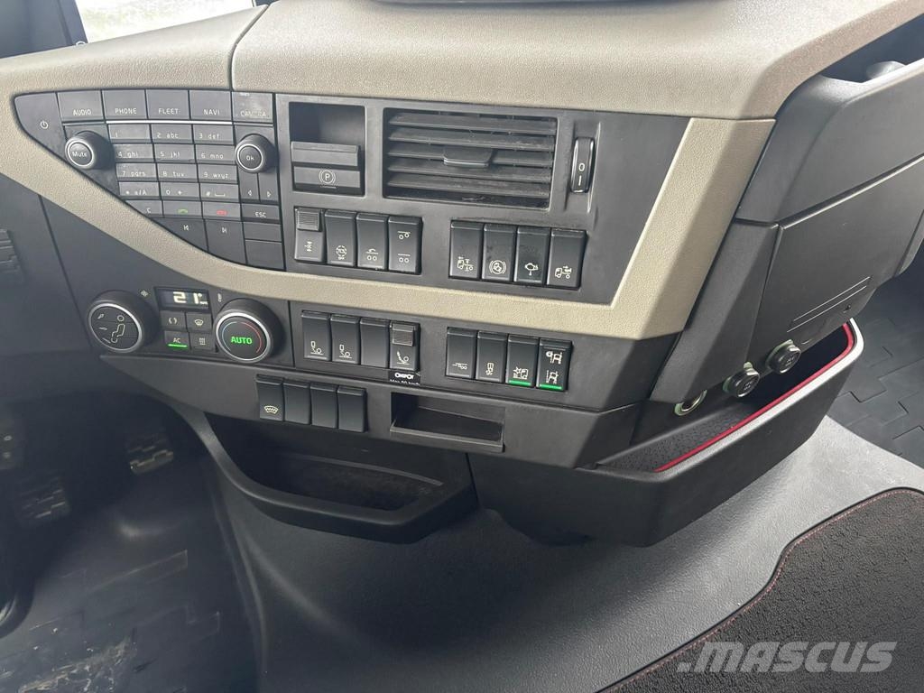Volvo FH540 6x2 EURO6 + RETARDER + 14000L TANK Вантажівки-цистерни