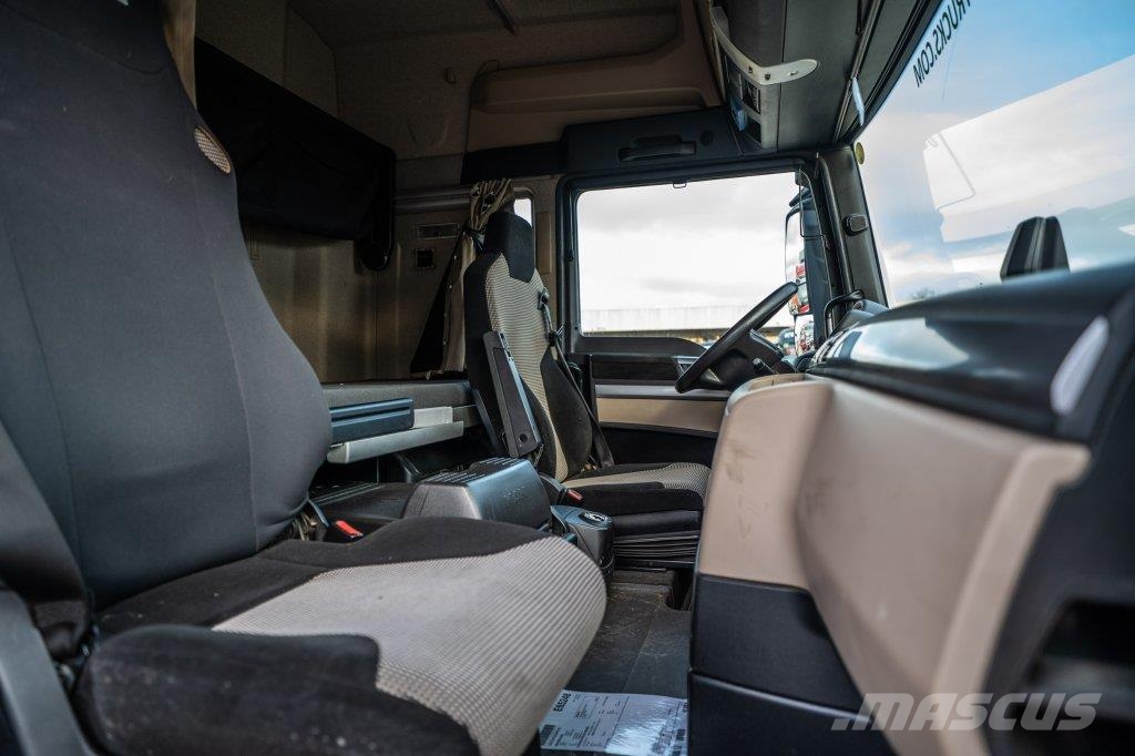 MAN TGX 18.460 XLX + INTARDER وحدات الجر