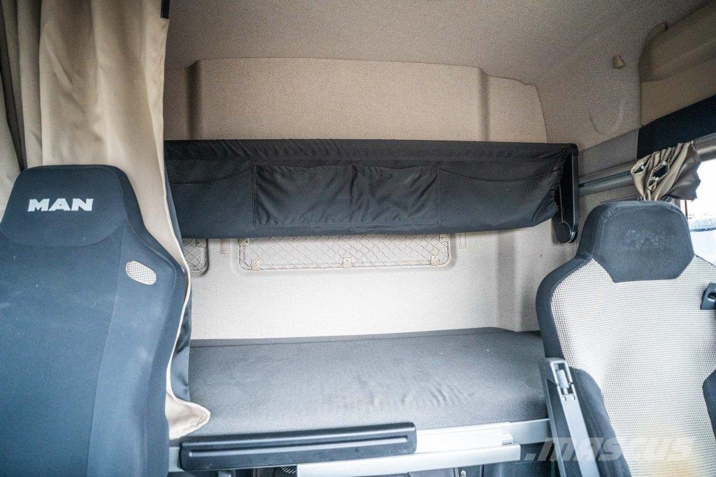 MAN TGX 18.460 XLX + INTARDER وحدات الجر