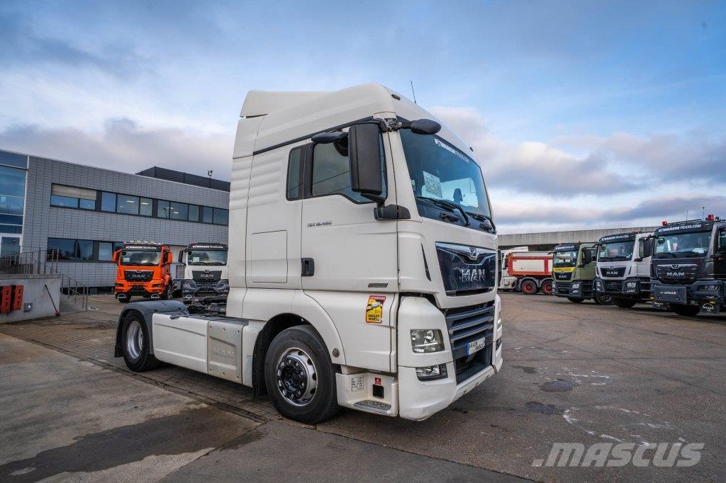 MAN TGX 18.460 XLX + INTARDER وحدات الجر