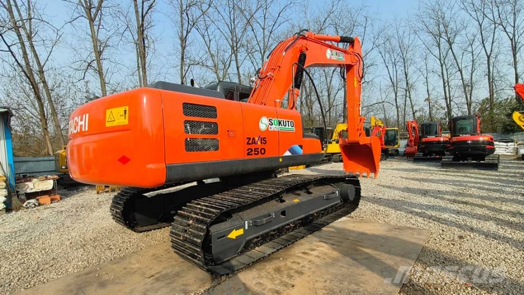 Hitachi ZX 250 Kāpurķēžu ekskavatori