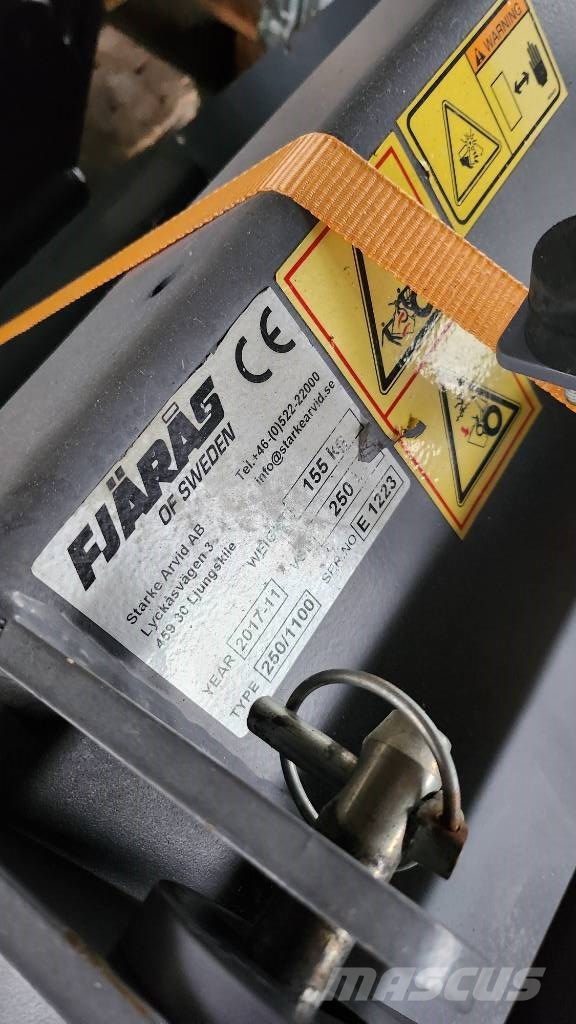 Dynapac Splittstreuer Balkenstreuer für CC1200 VI 双轮压路机