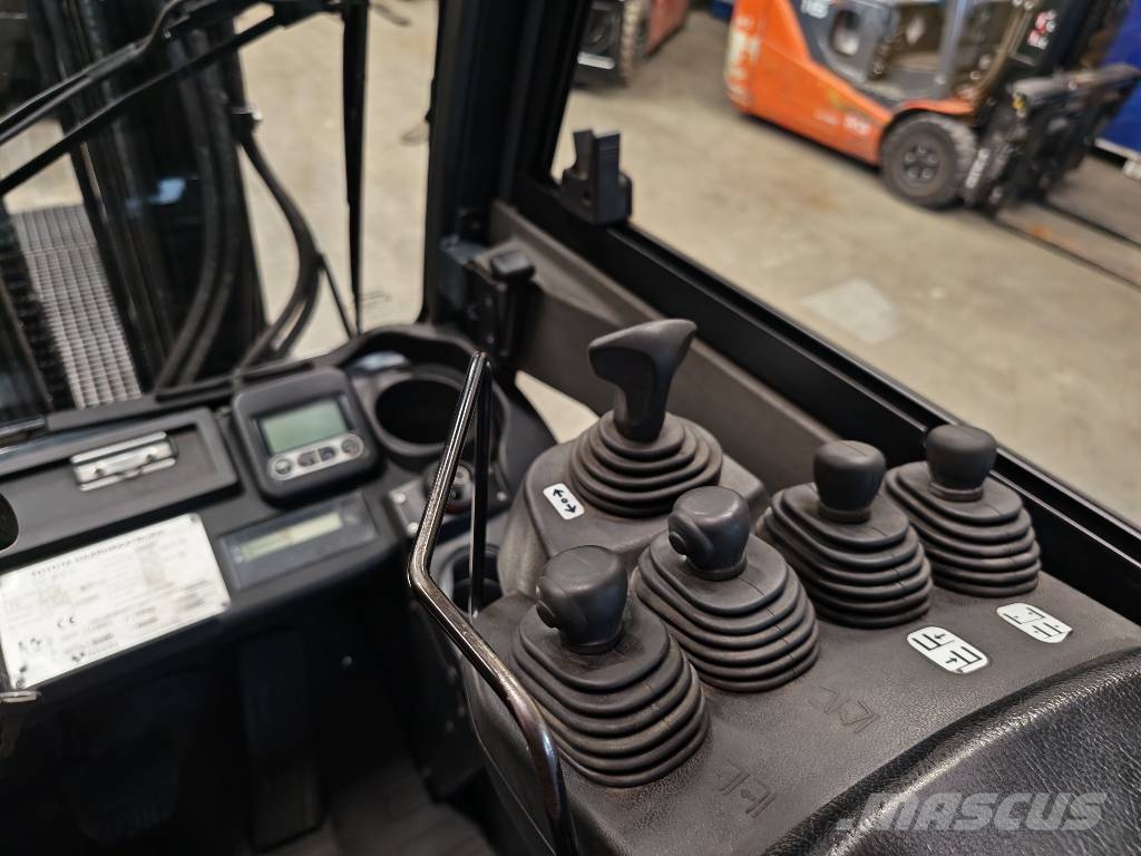 Toyota 02-8 FGF 25 Περονοφόρα ανυψωτικά κλαρκ με φυσικό αέριο LPG