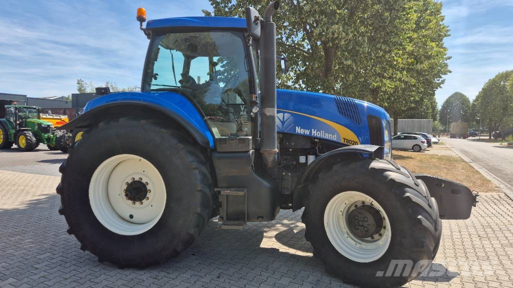 New Holland T 8020 FP 40Kmh. Airbrakes トラクター