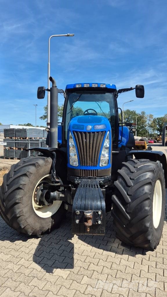 New Holland T 8020 FP 40Kmh. Airbrakes トラクター