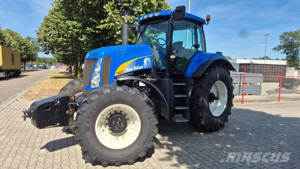 New Holland T 8020 FP 40Kmh. Airbrakes トラクター