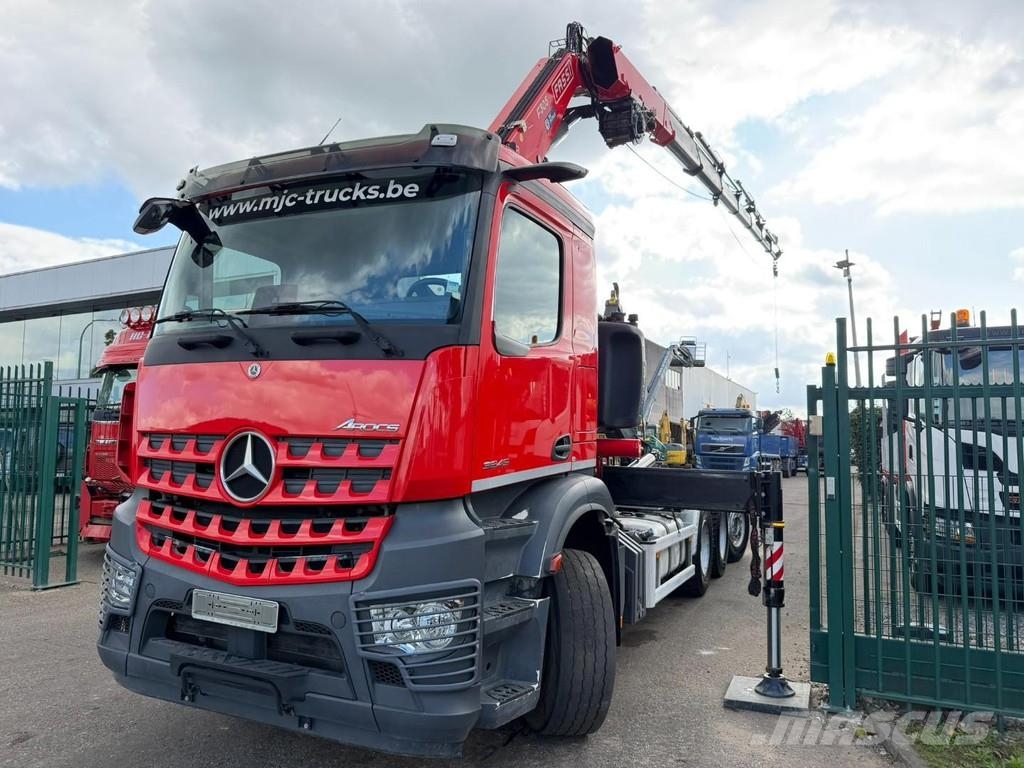 Mercedes-Benz AROCS 3643 8x4 HOOKLIFT + 21m! CRANE FASSI F305 (7 Vrachtwagen met containersysteem