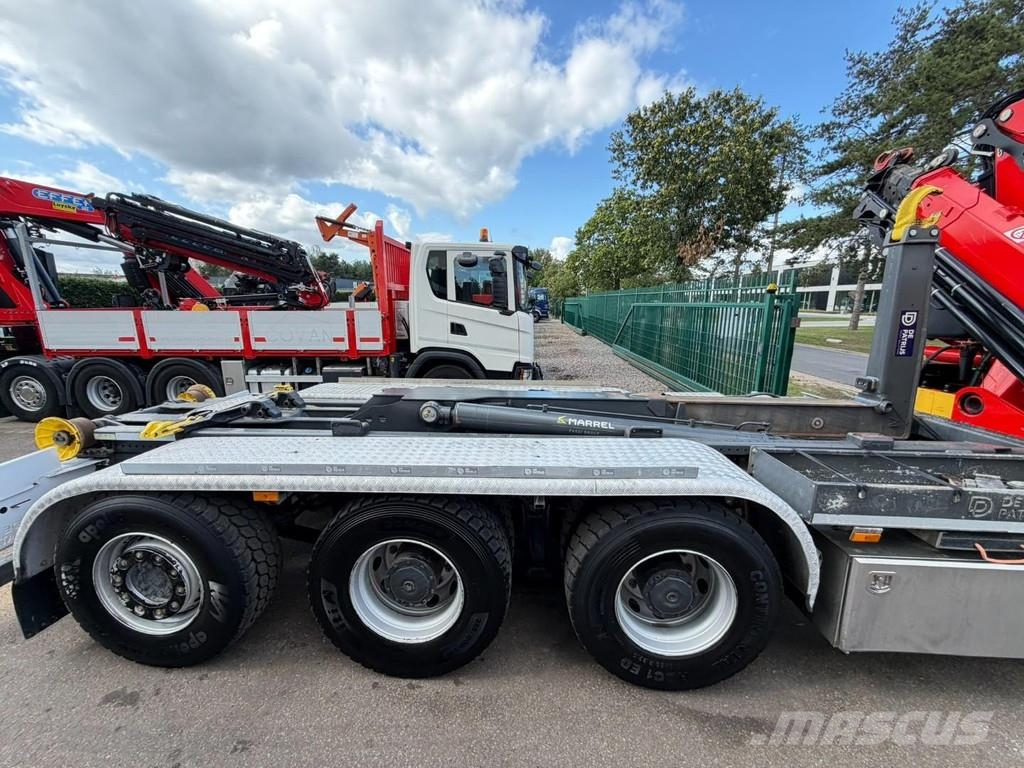 Mercedes-Benz AROCS 3643 8x4 HOOKLIFT + 21m! CRANE FASSI F305 (7 Vrachtwagen met containersysteem