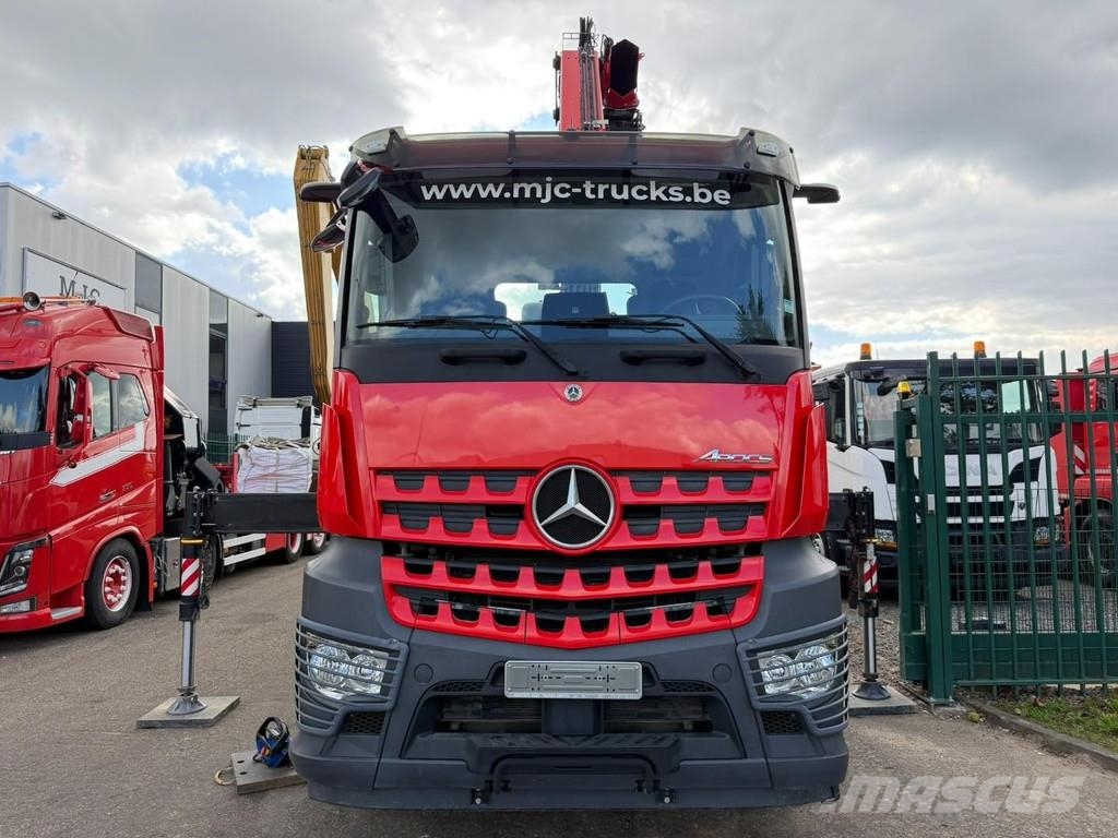 Mercedes-Benz AROCS 3643 8x4 HOOKLIFT + 21m! CRANE FASSI F305 (7 Vrachtwagen met containersysteem