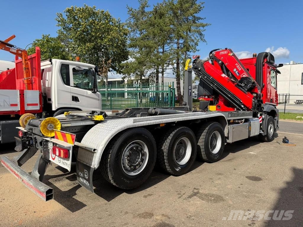 Mercedes-Benz AROCS 3643 8x4 HOOKLIFT + 21m! CRANE FASSI F305 (7 Vrachtwagen met containersysteem