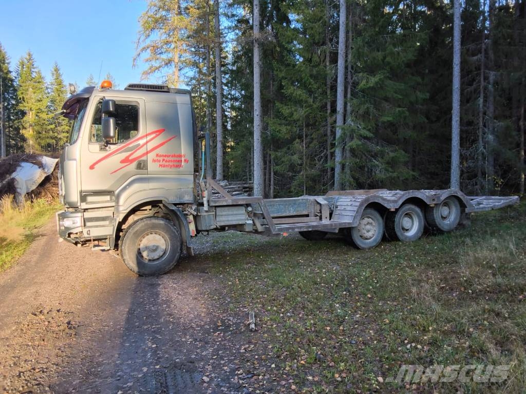 Sisu R500 Vrachtwagens voor bosbouwmachines