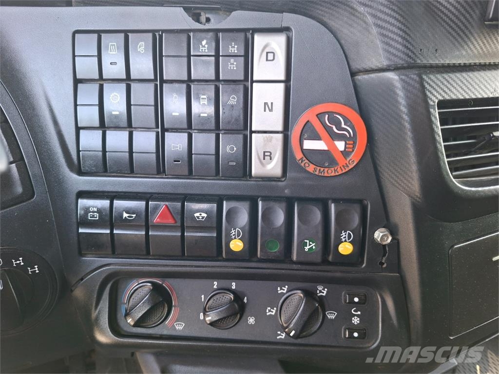 Iveco TRAKKER 500 8X4 Caminhões basculantes