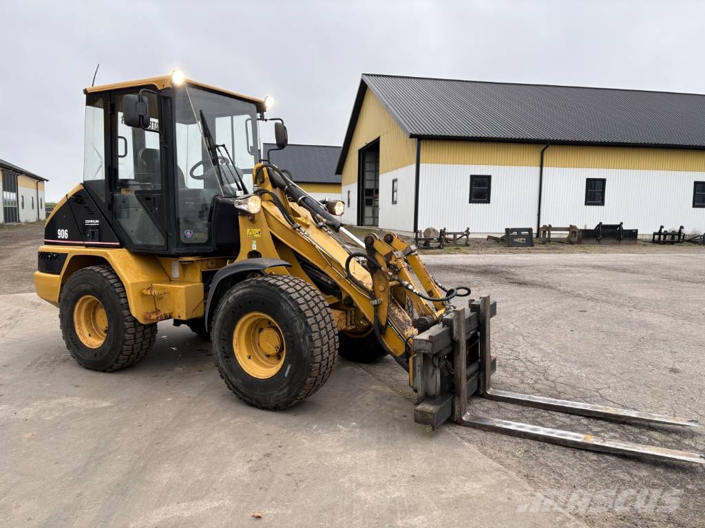 CAT 906 lastmaskin, vinterdäck, hydrauliska gafflar Wheel loaders