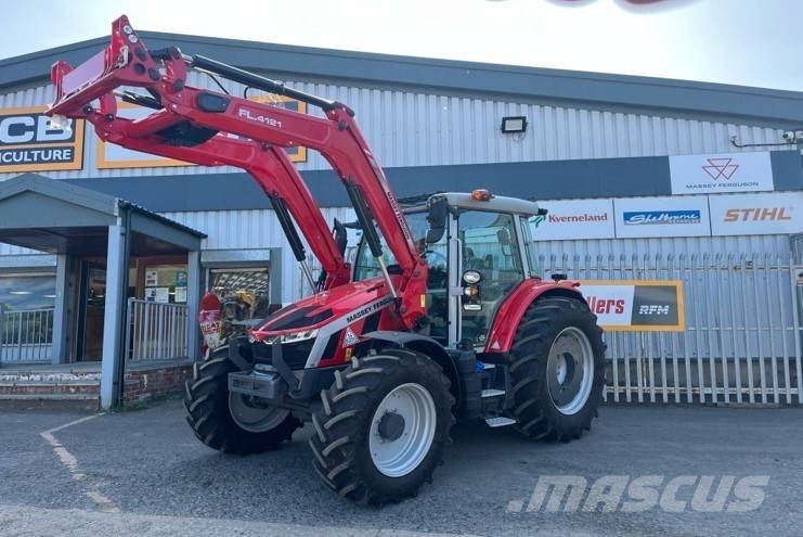 Massey Ferguson 5S.145 Traktorit