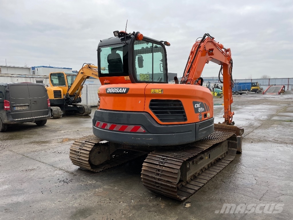Doosan DX85 حفارات وسط 7 طن - 12 طن