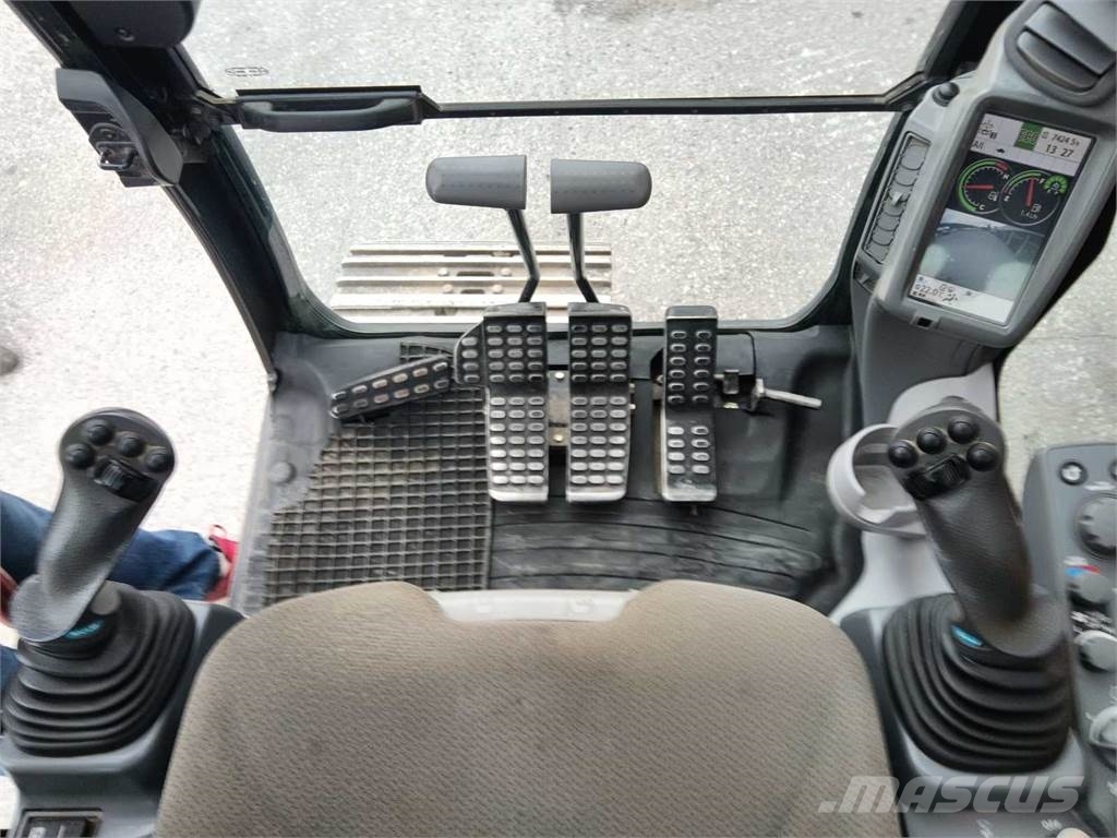 Hitachi ZX 225 US LC-6 Roomikekskavaatorid