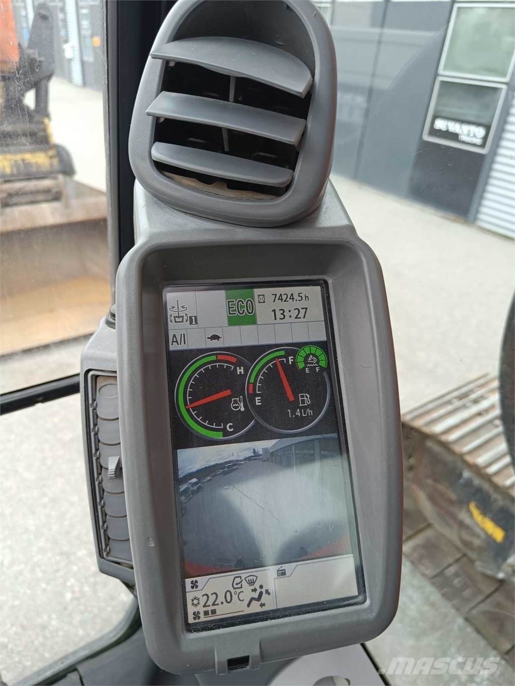 Hitachi ZX 225 US LC-6 Roomikekskavaatorid