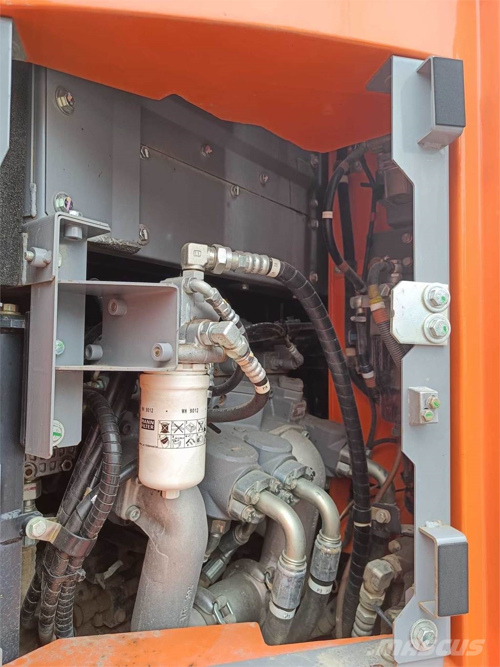 Hitachi ZX 225 US LC-6 Roomikekskavaatorid