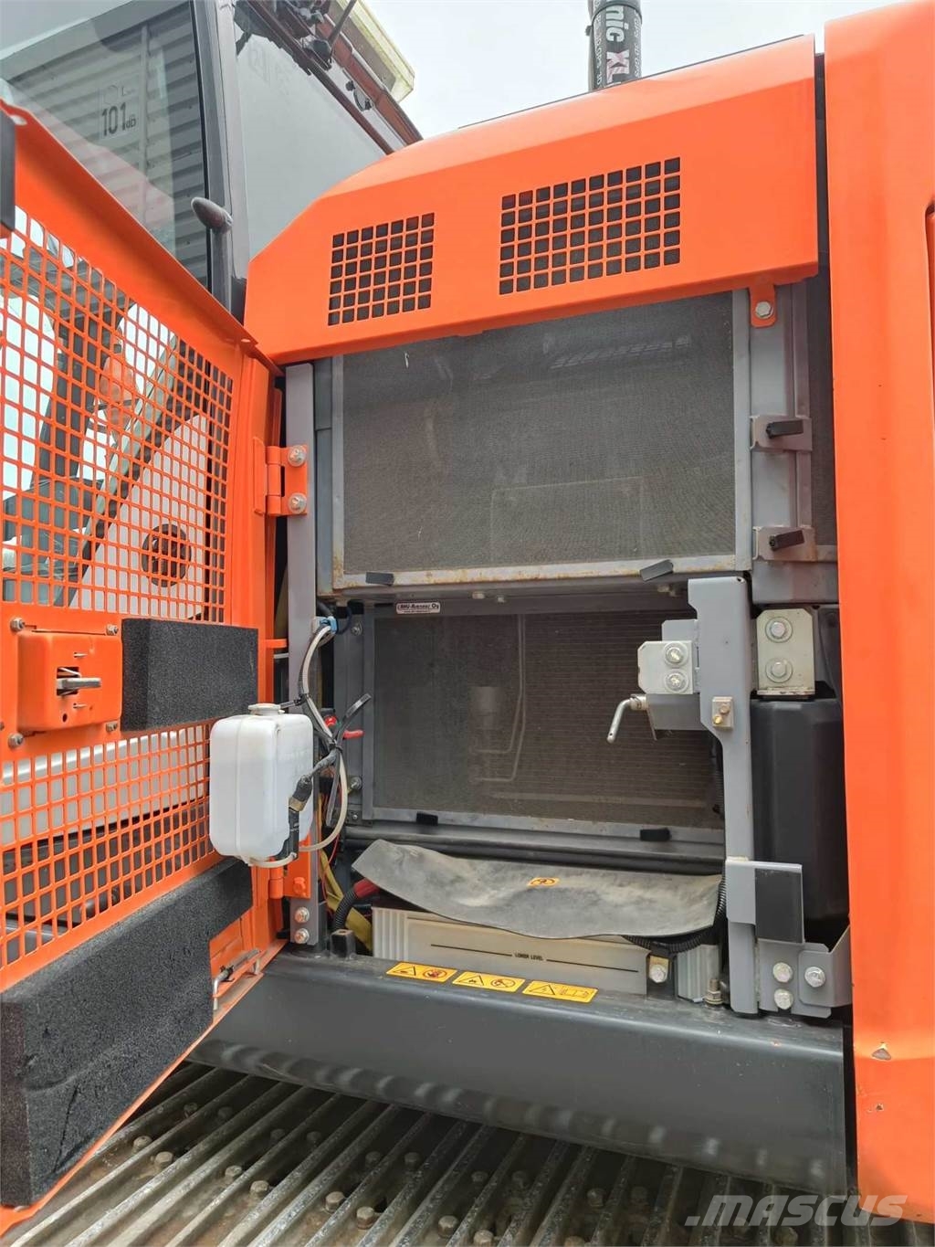 Hitachi ZX 225 US LC-6 Roomikekskavaatorid