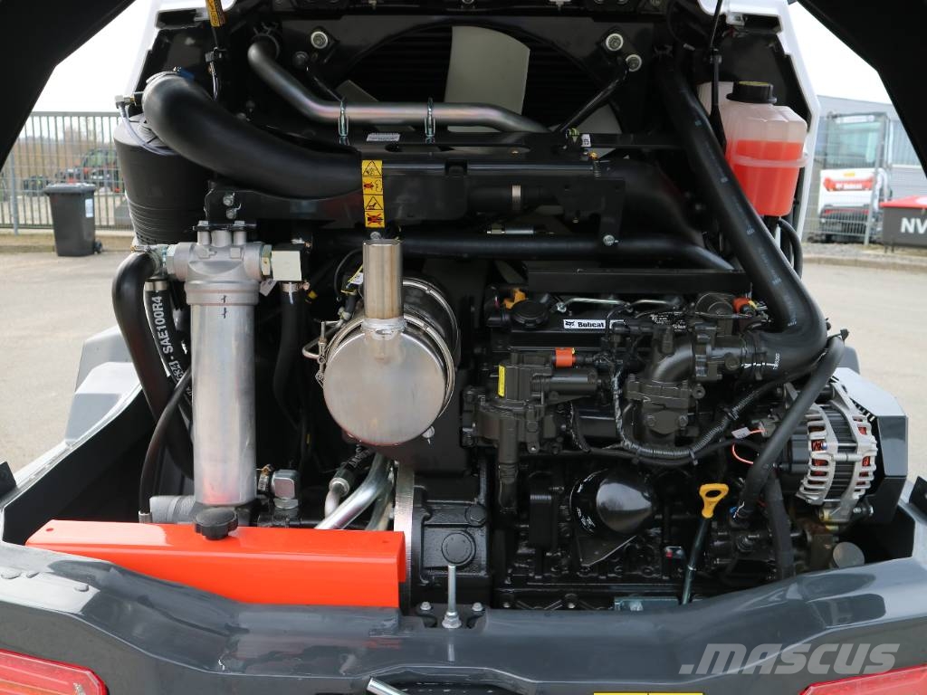 Bobcat L85 Фронтальні навантажувачі