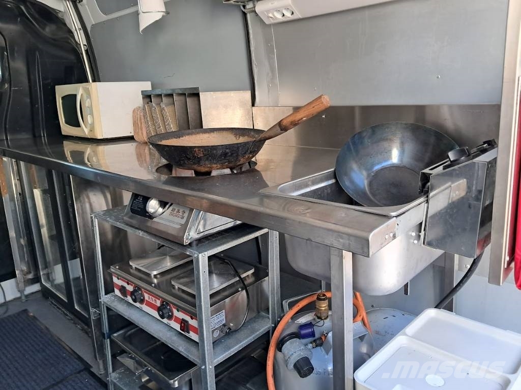 Nissan NV 400 Food Truck   Gilli/Katukeittiö auto Панельні фургони