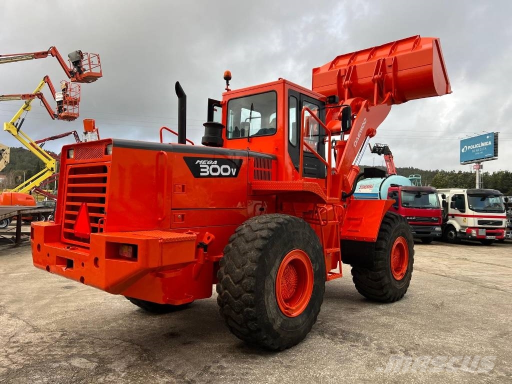 Daewoo Mega 300 III Kolové nakladače