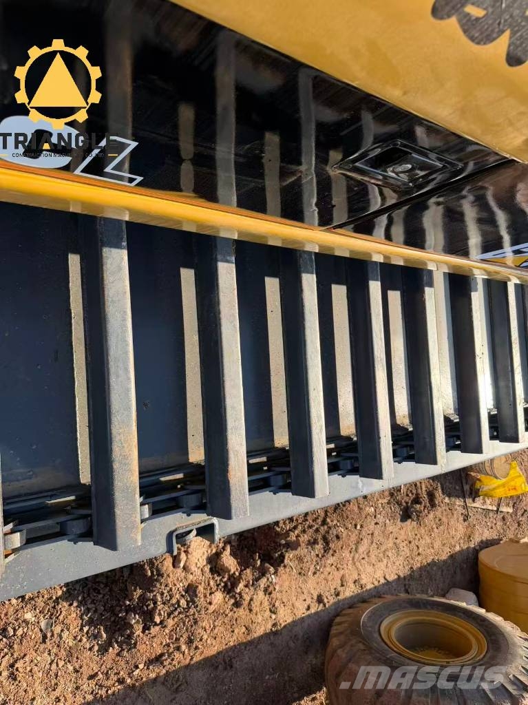 CAT 320 C L Amfibijski bagri
