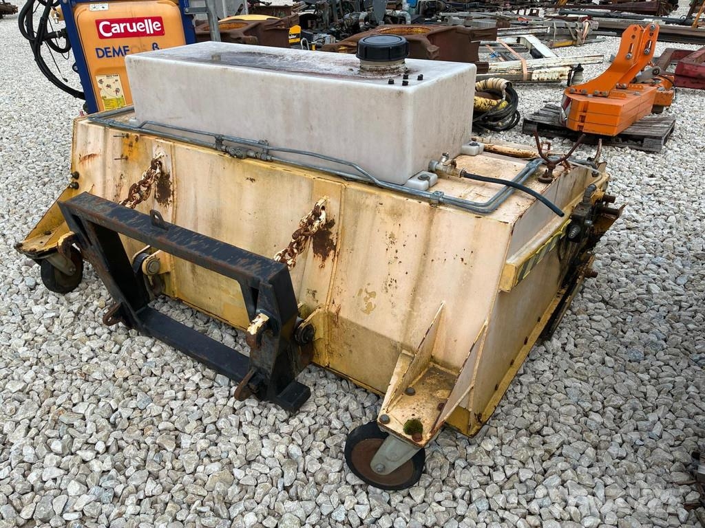 Rote 297TL KERÄÄVÄ HARJA ROAD SWEEPER Cadde süpürücüler