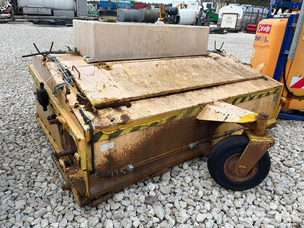Rote 297TL KERÄÄVÄ HARJA ROAD SWEEPER Cadde süpürücüler