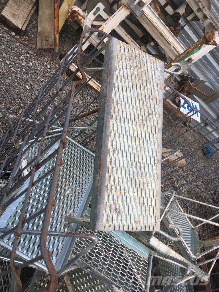 ESCALERAS PARA RAMPAS DE TIERRA EN OBRAS DE CONSTR Costruzioni - Altro